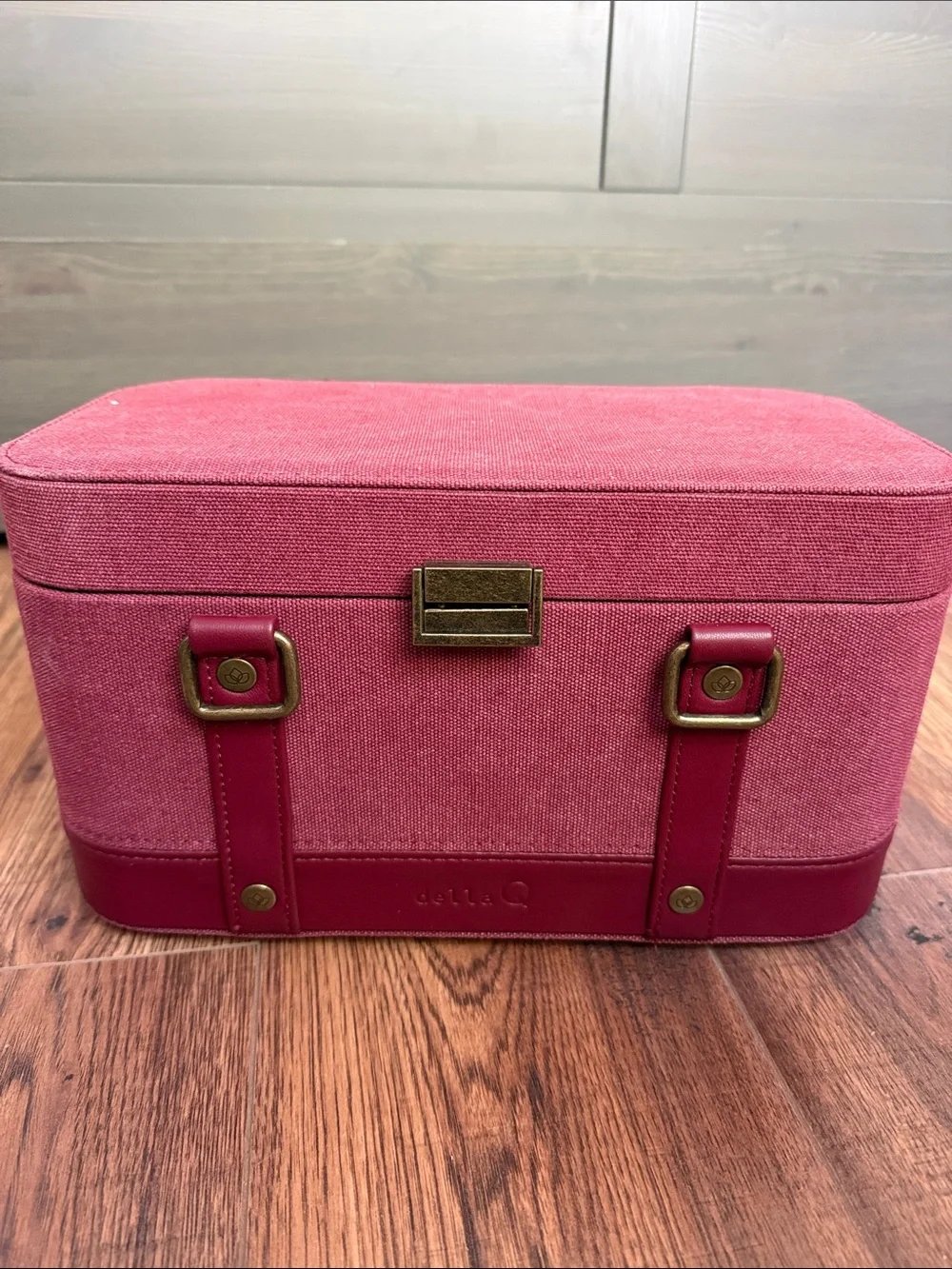 Della Q Maker’s Train Case